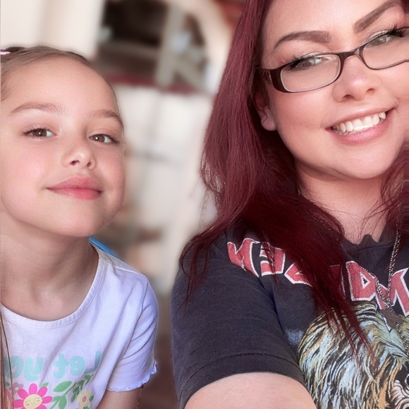 Meet your Posher, Mandy - Picture 2 of 3